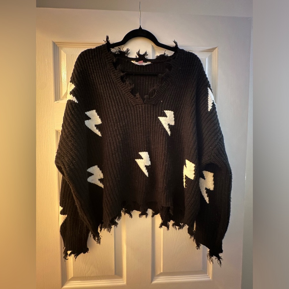 Texture lightening bolt cropped sweater
